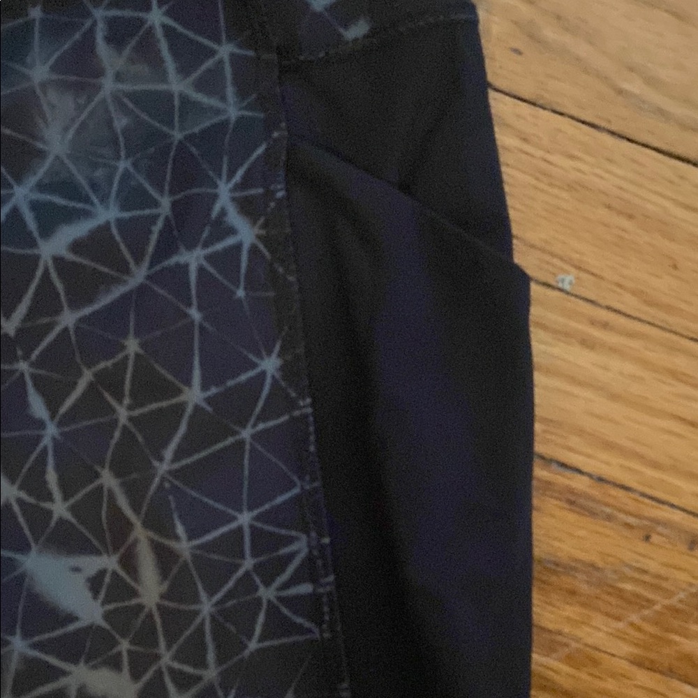Lululemon Athletica Black Patterned Leggings woman 2 - Picture 3 of 8